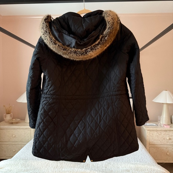 Barbour Black Quilted Jacket with Detachable Fur Hood - Picture 8 of 12